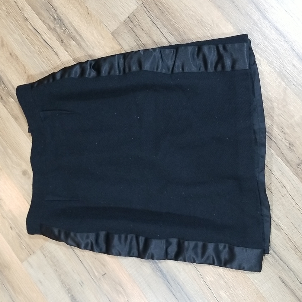 BCBCMAXAZRIA Black Wool Tuxedo Pencil Skirt with Satin Stripe